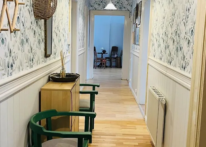 Zielone Drzwi Cale Mieszkanie Rodzinne Blisko Centrum I Parku Apartmán Bytom