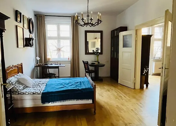 Zielone Drzwi Cale Mieszkanie Rodzinne Blisko Centrum I Parku Apartmán